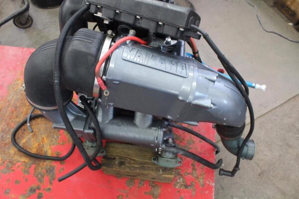 YAMAHA WAVE RAIDER 700 Motor Engine With Carbs Ignition Exhaust